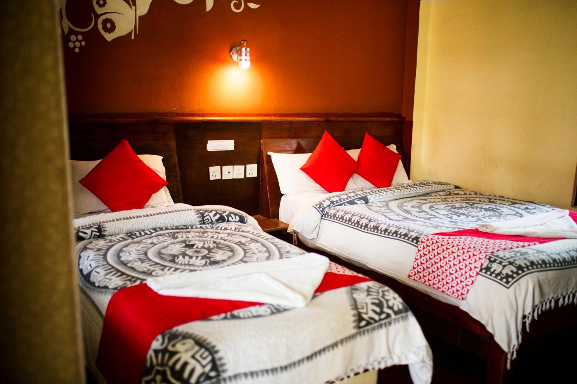 Chitwan Riverside Resort Sauraha Exteriér fotografie