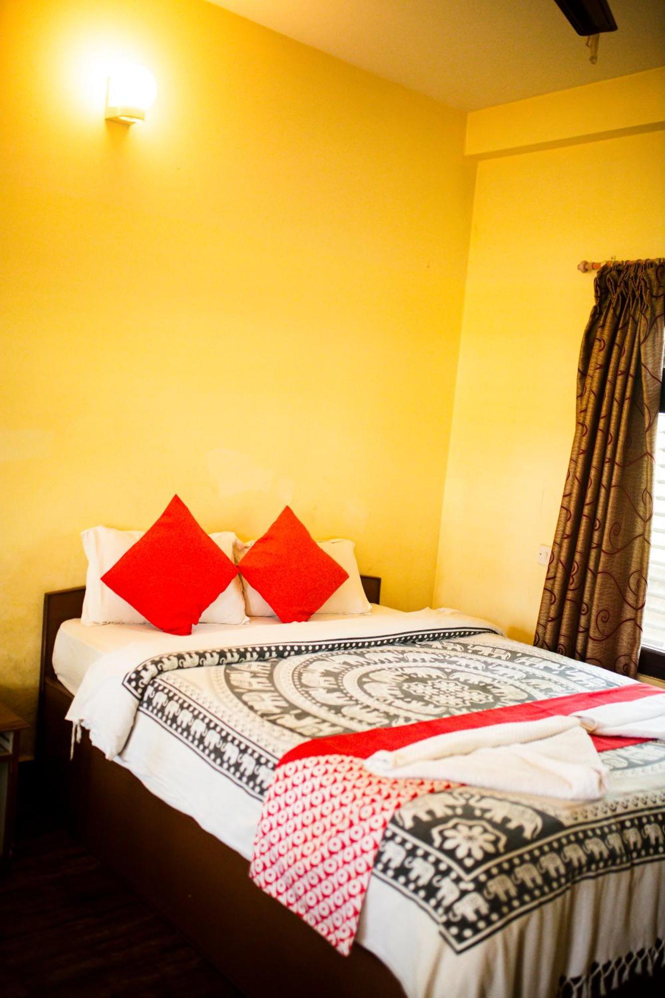 Chitwan Riverside Resort Sauraha Exteriér fotografie