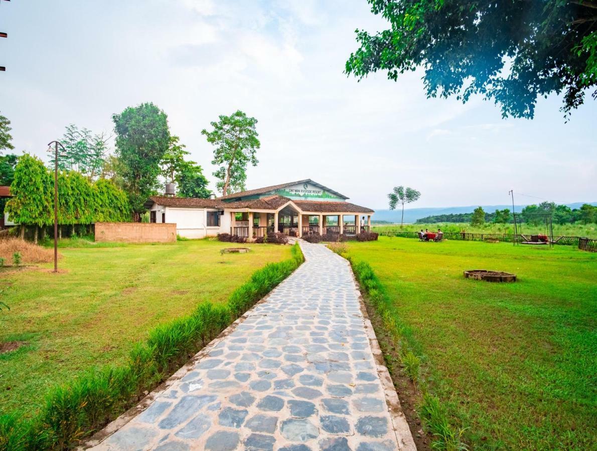 Chitwan Riverside Resort Sauraha Exteriér fotografie