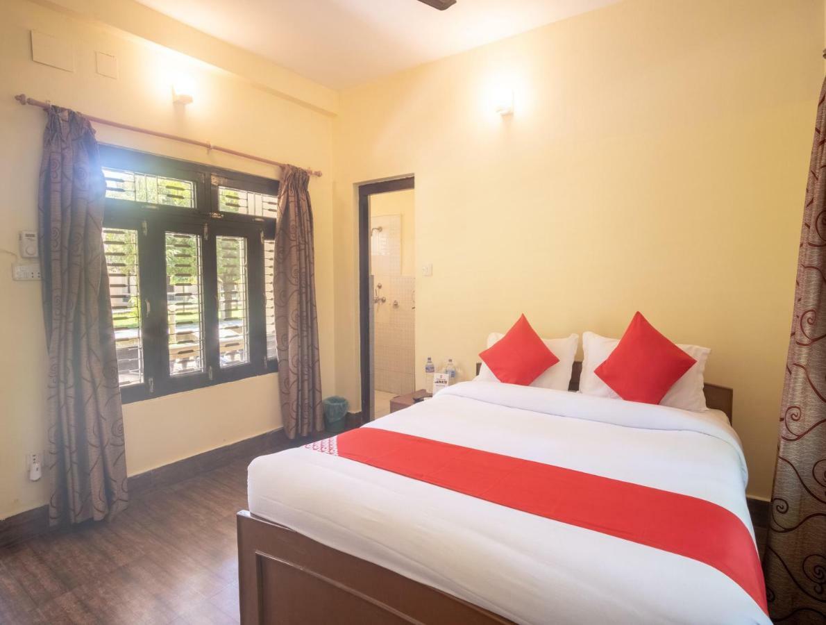 Chitwan Riverside Resort Sauraha Exteriér fotografie